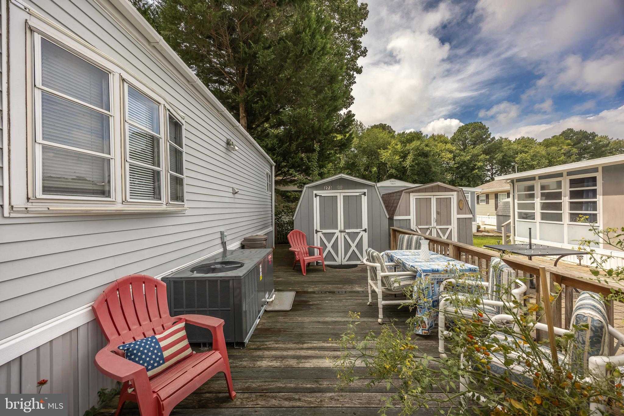 273 Woodhaven CT photo 2