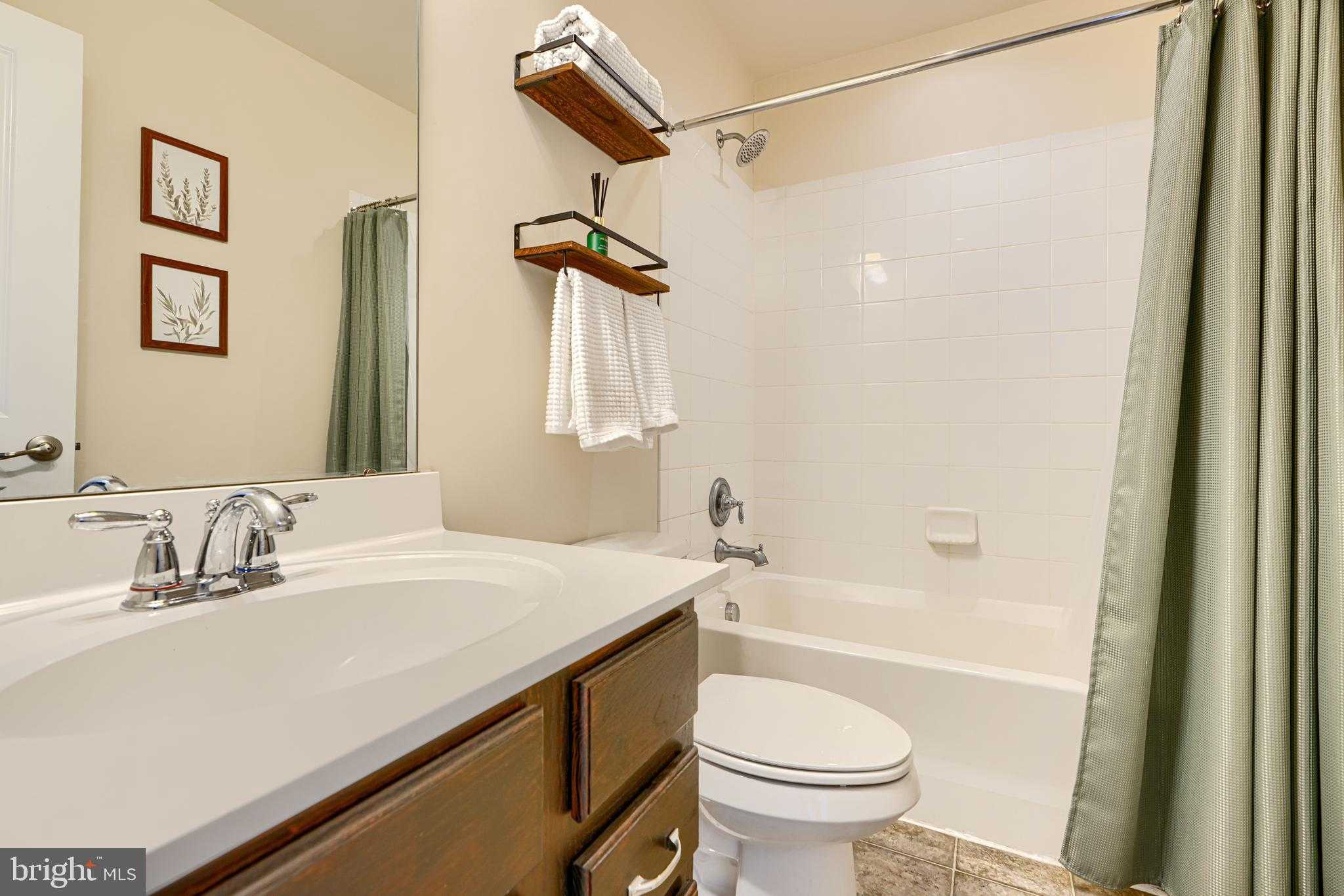 735 S Macon St photo 22