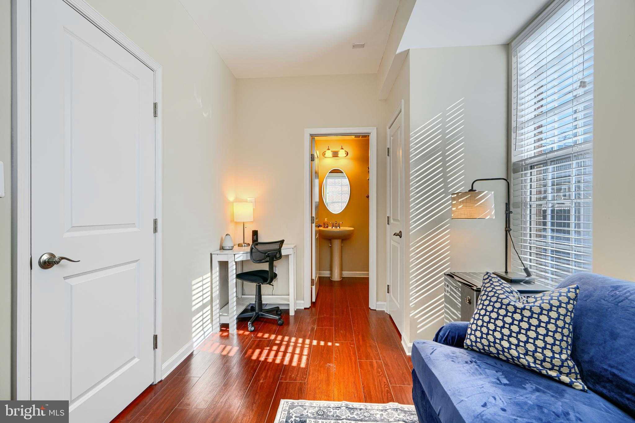 735 S Macon St photo 5