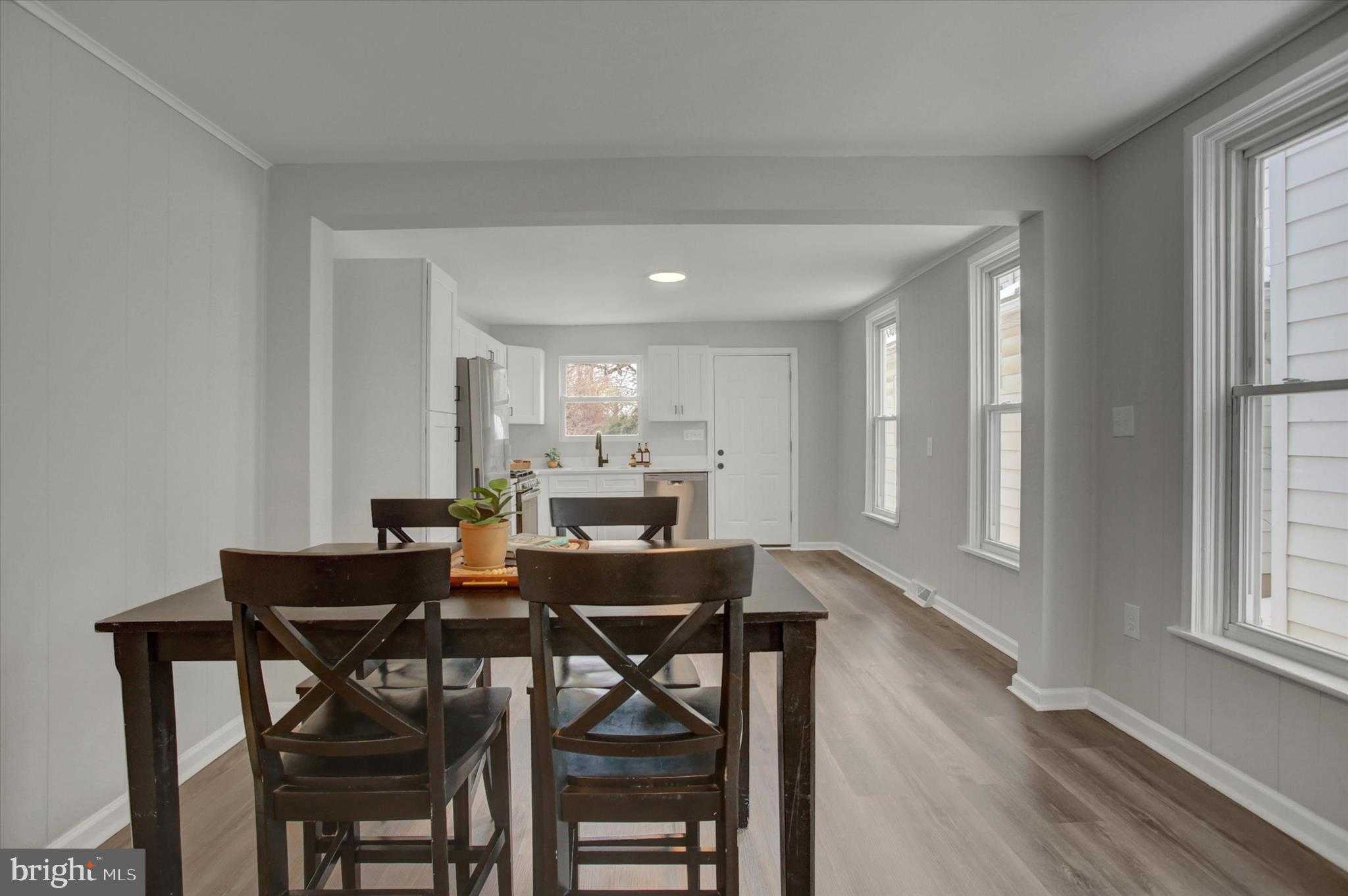 828 Broad St photo 9