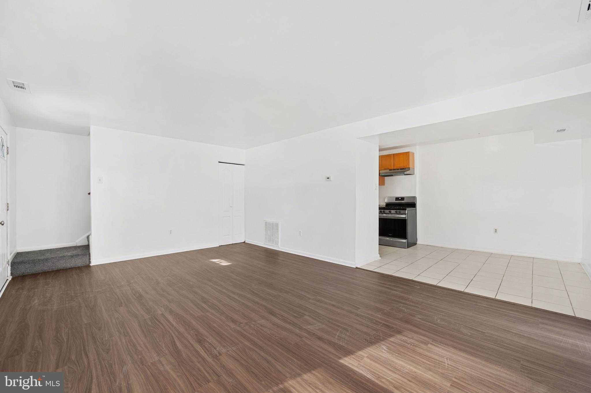 9640 Homestead CT Apt F photo 4