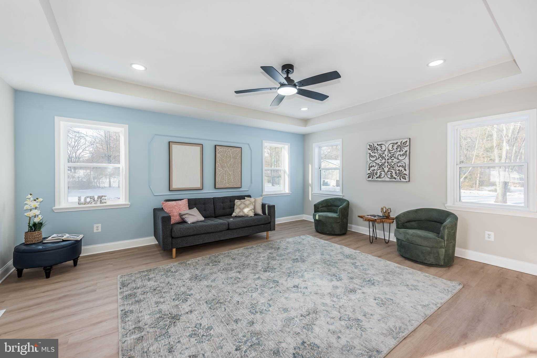 2102 Moorland Dr photo 2