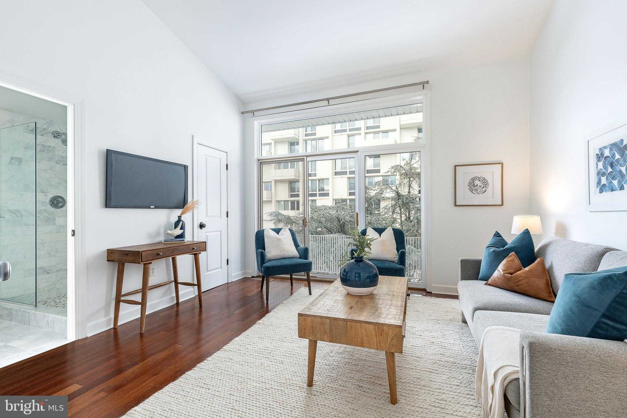 621 Spruce St photo 33