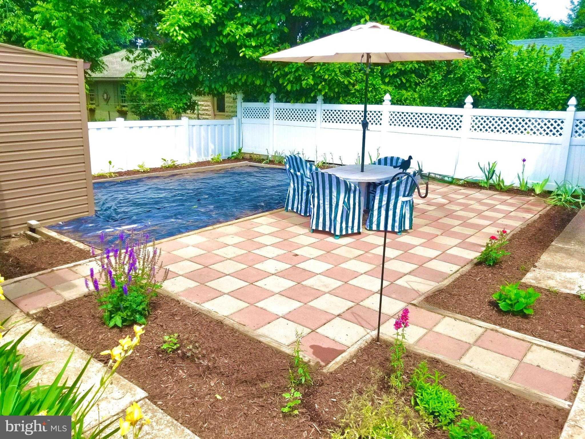 337 S 6th St photo 23