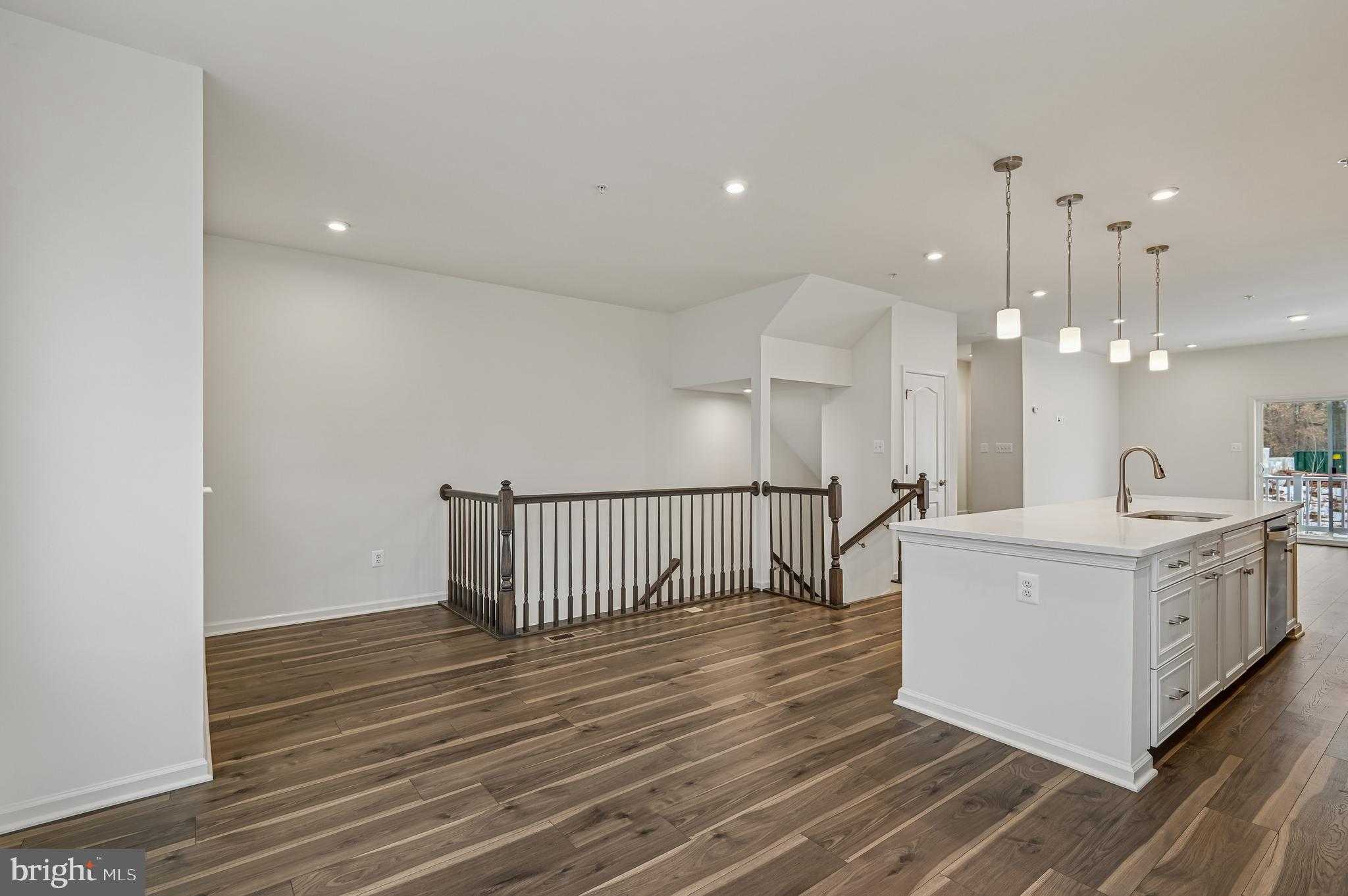 1646 Aster Ln photo 9