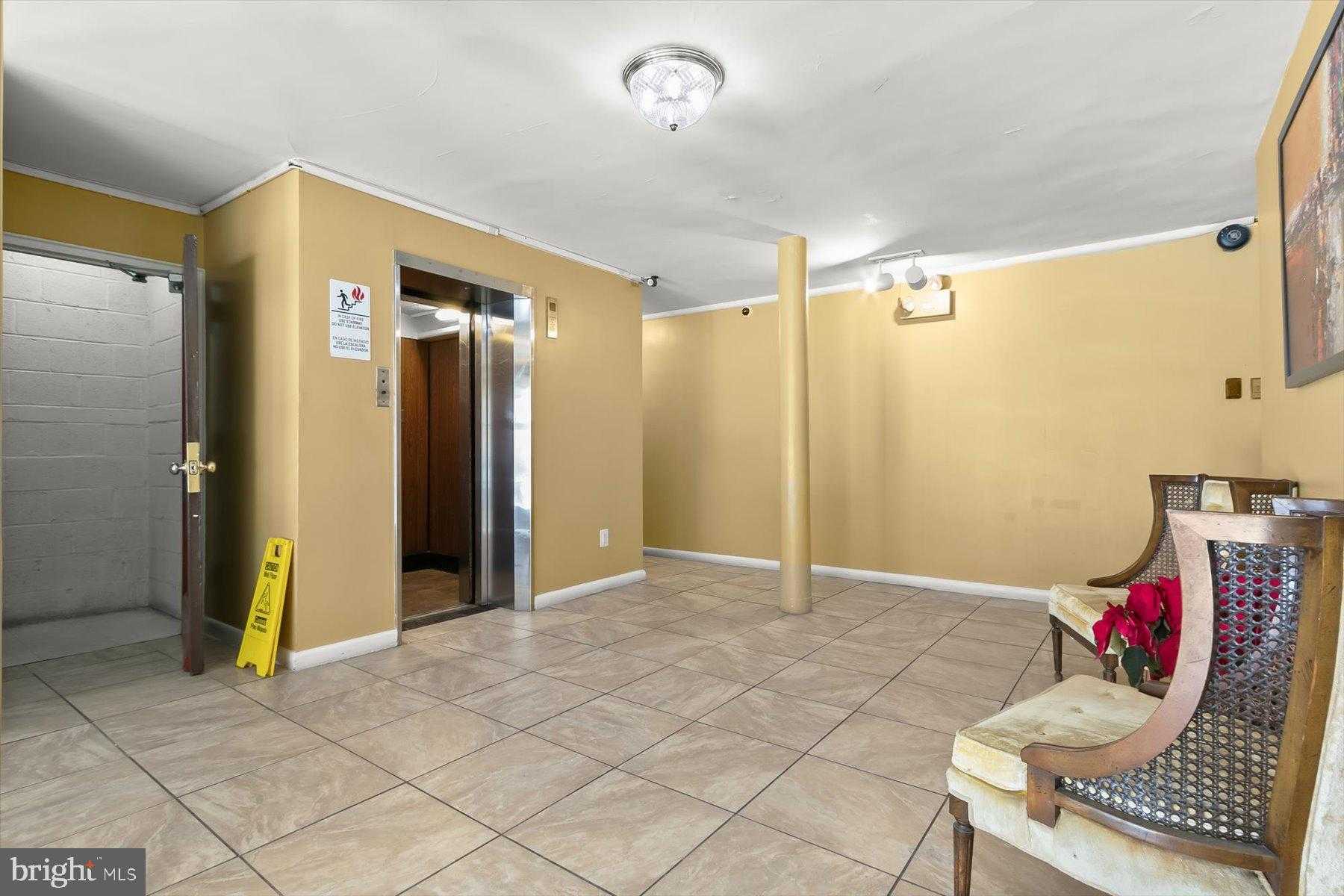 500 Thayer Ave Apt 504 photo 4