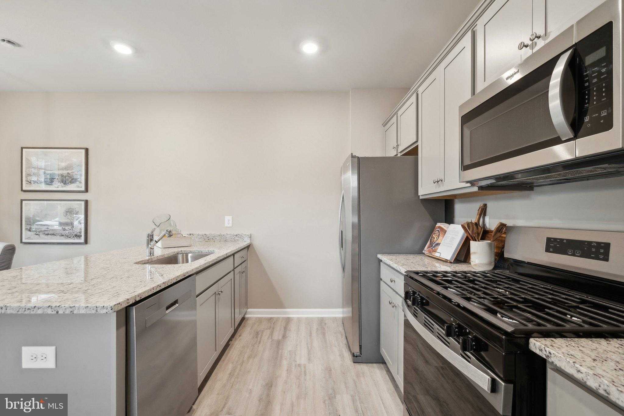 5925 Banyan Ln photo 5