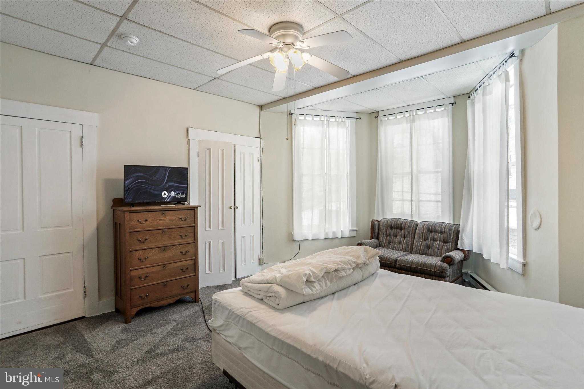 229 E Union St photo 23