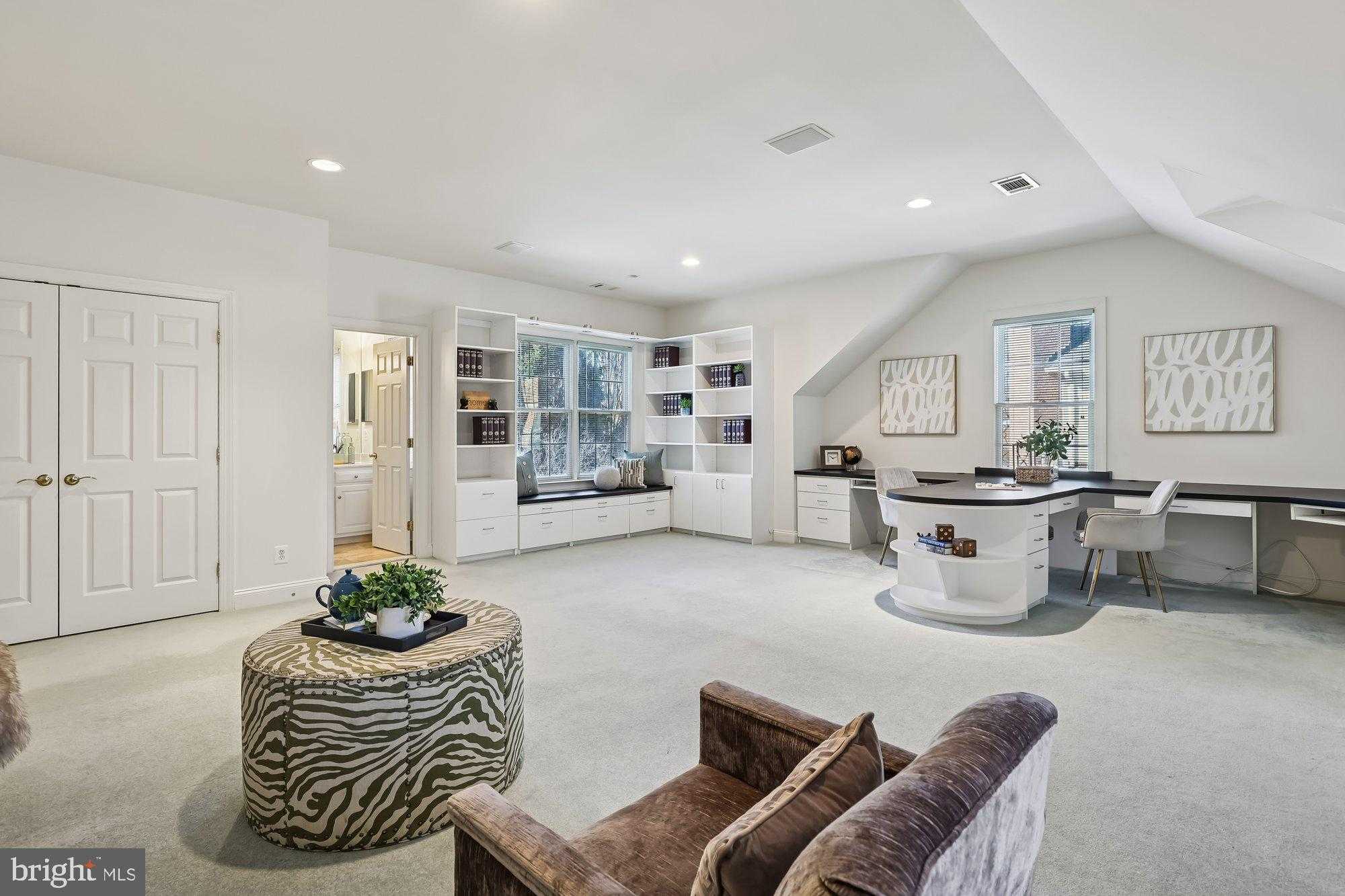 26 Sandalfoot CT photo 57