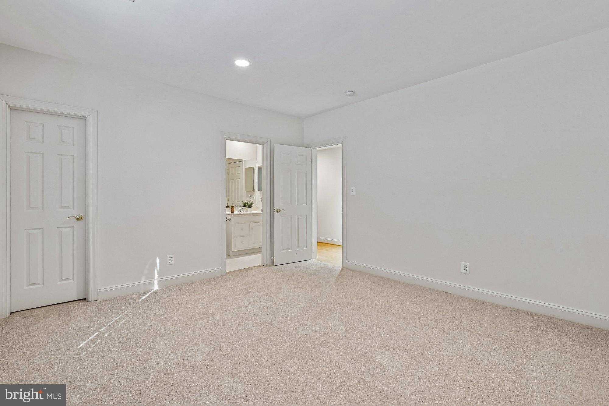 26 Sandalfoot CT photo 71