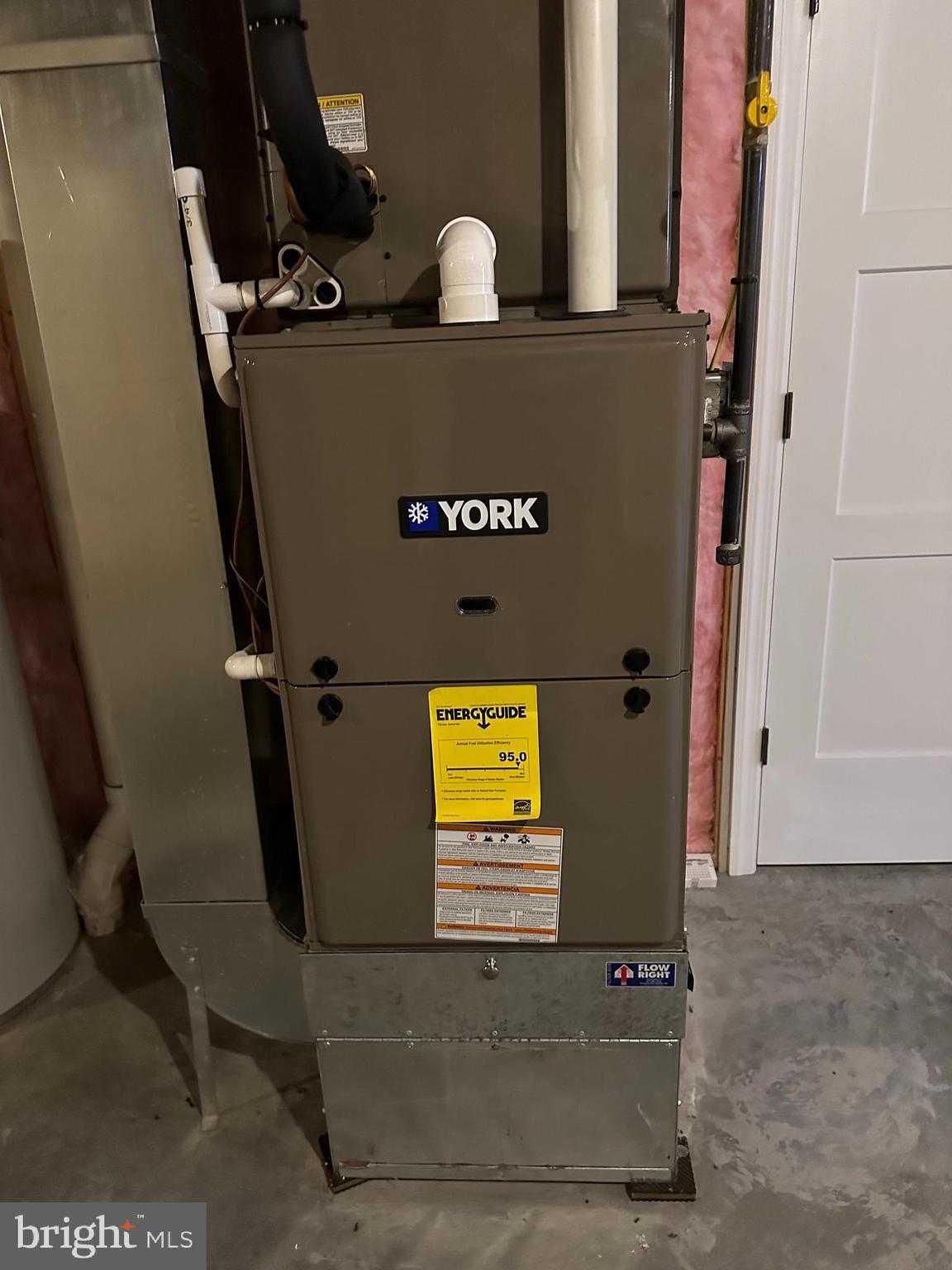 230 Redstone Ter photo 33