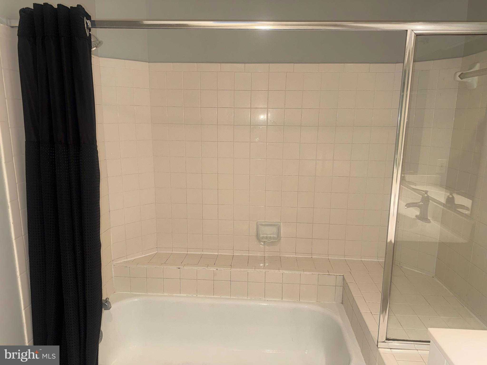 3301 Sir Thomas Dr # 6-B-34 photo 24