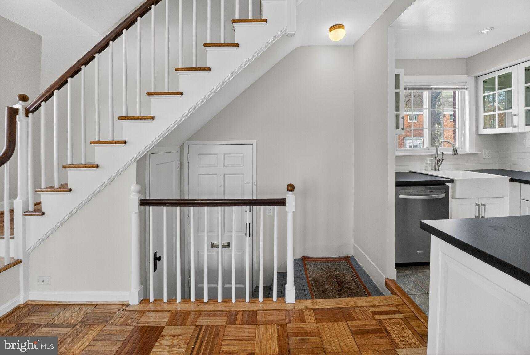 1103 Beverley Dr photo 3