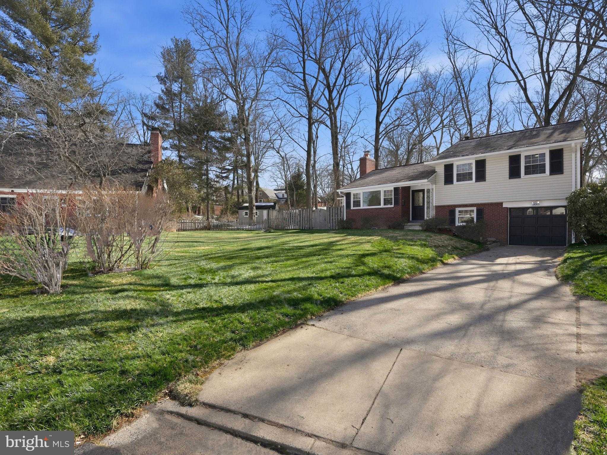 3015 Crane Dr photo 2