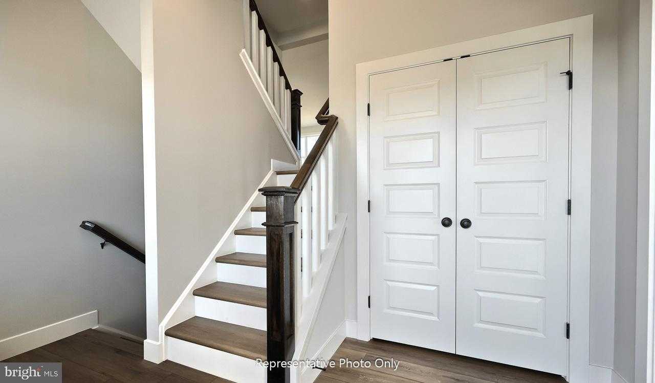 81 Tupelo St photo 2