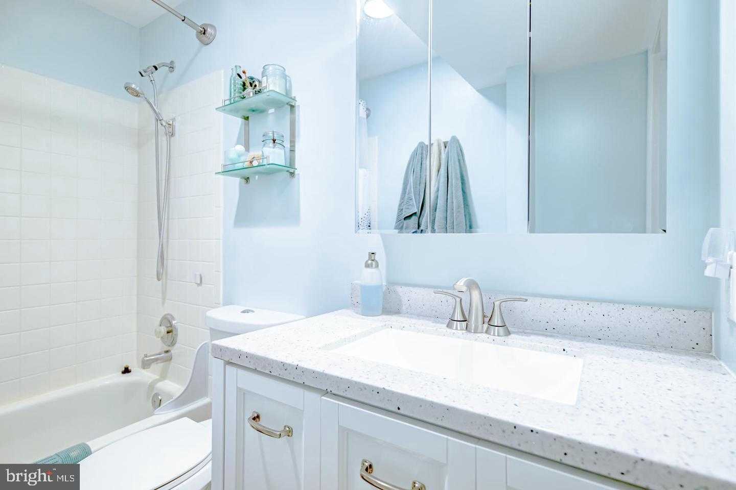 8047 Counselor Rd photo 42