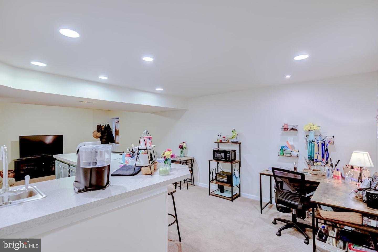 8047 Counselor Rd photo 45