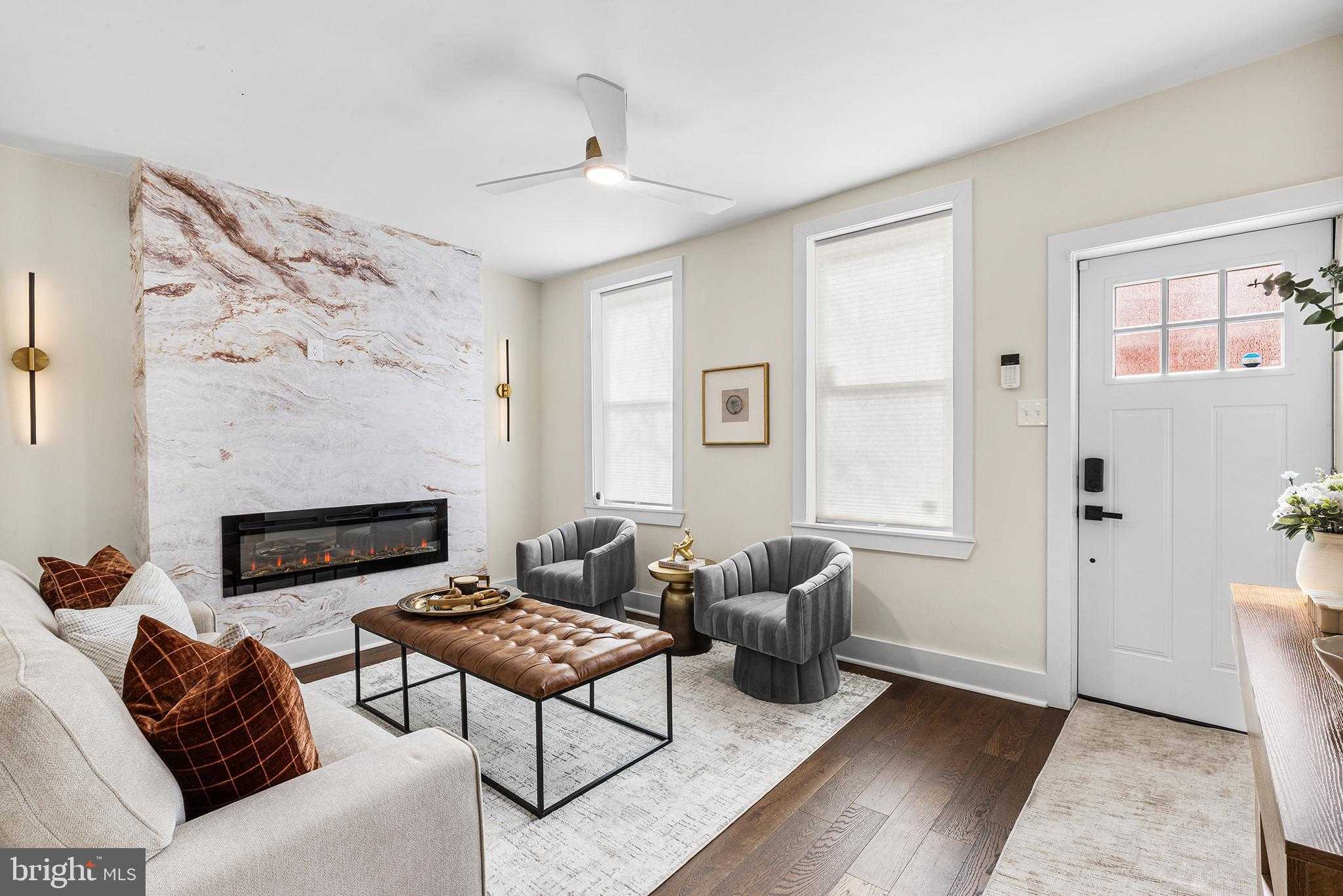 2542 Jasper St photo 3