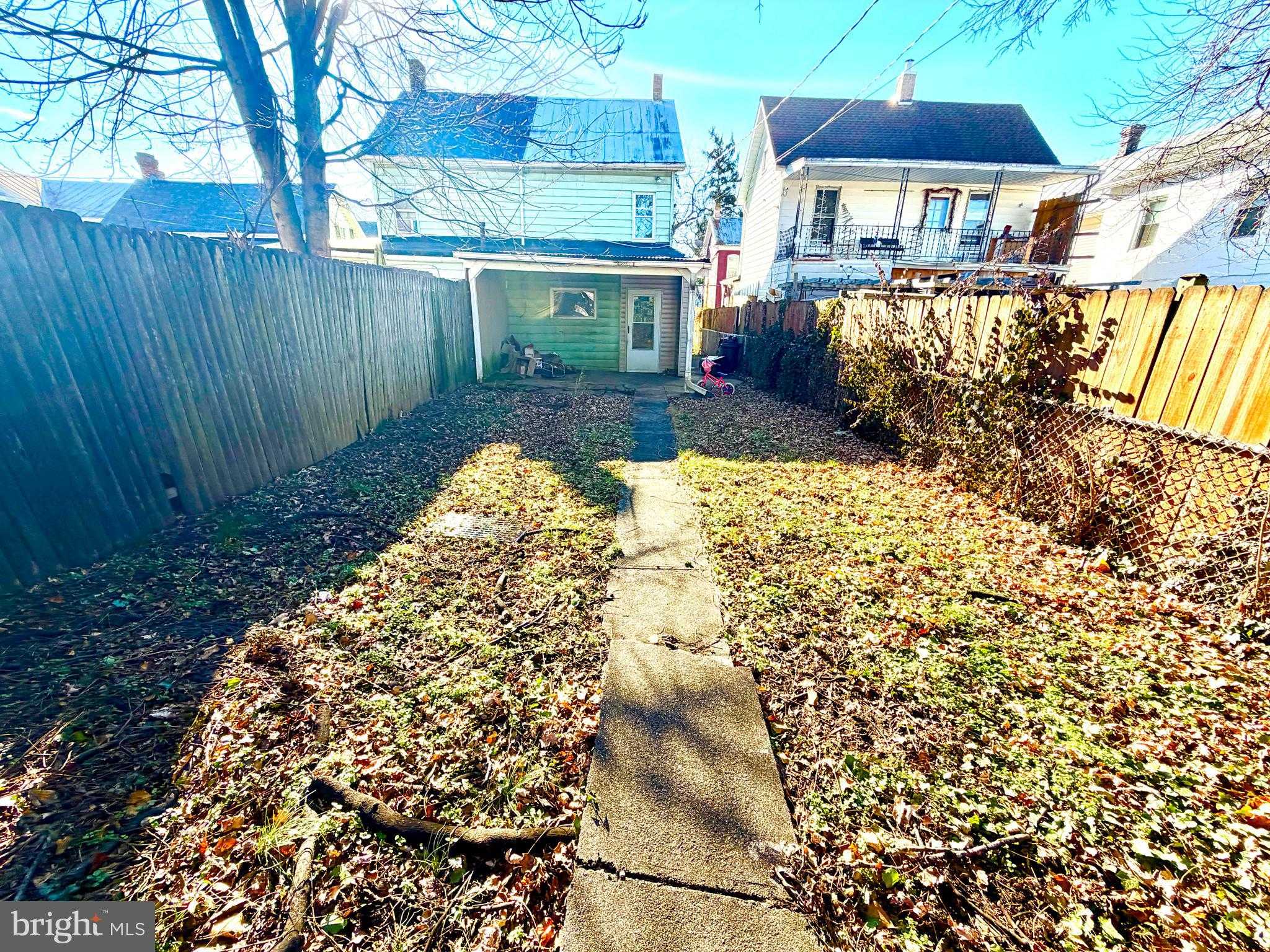 132 Randolph Ave photo 22