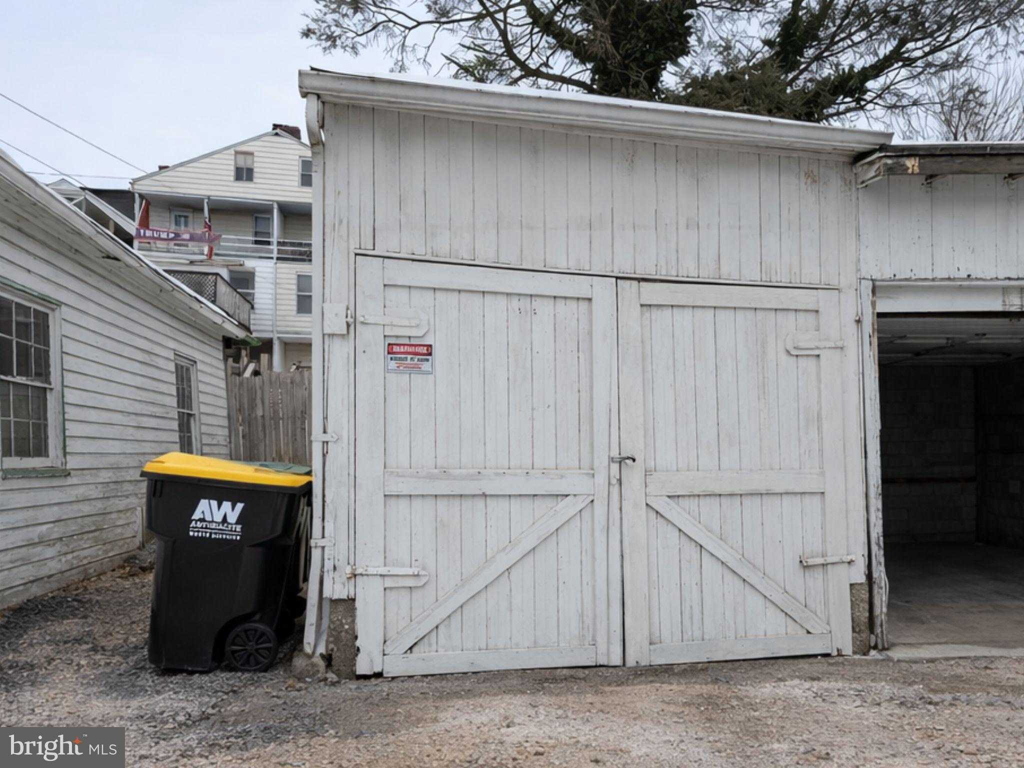 327 1st Ave photo 13