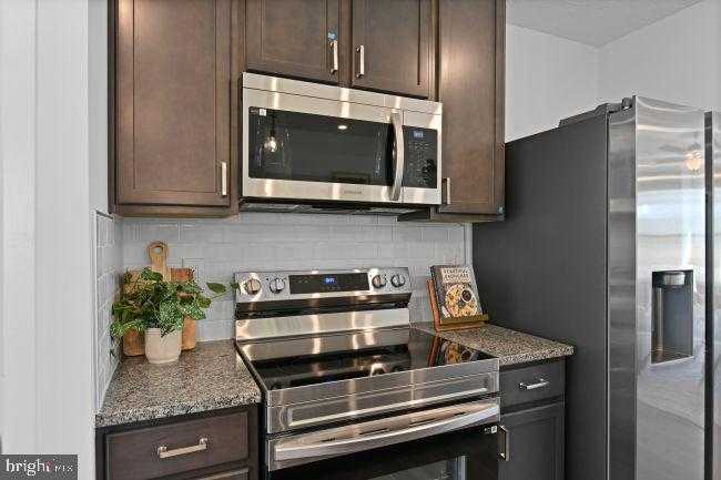 32 Monroe Ave photo 4