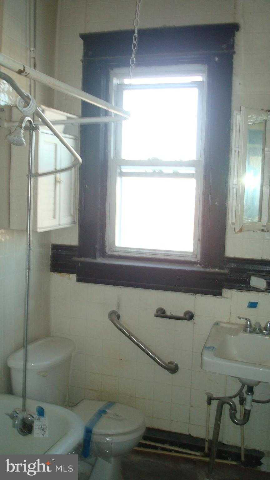 1809 E 32nd St photo 10