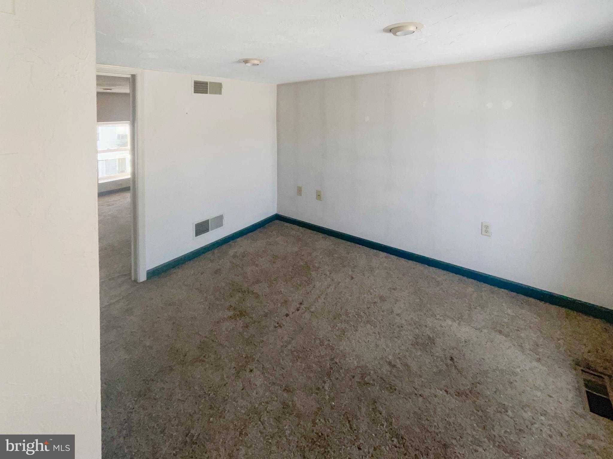 126 Main St photo 18