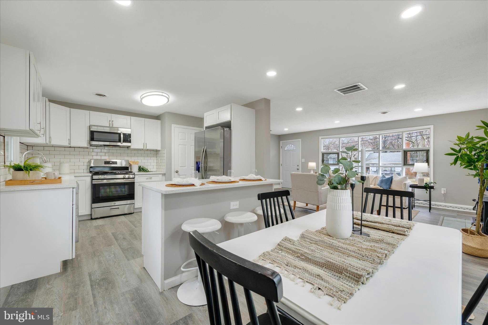 1254 Dogwood Rd photo 4