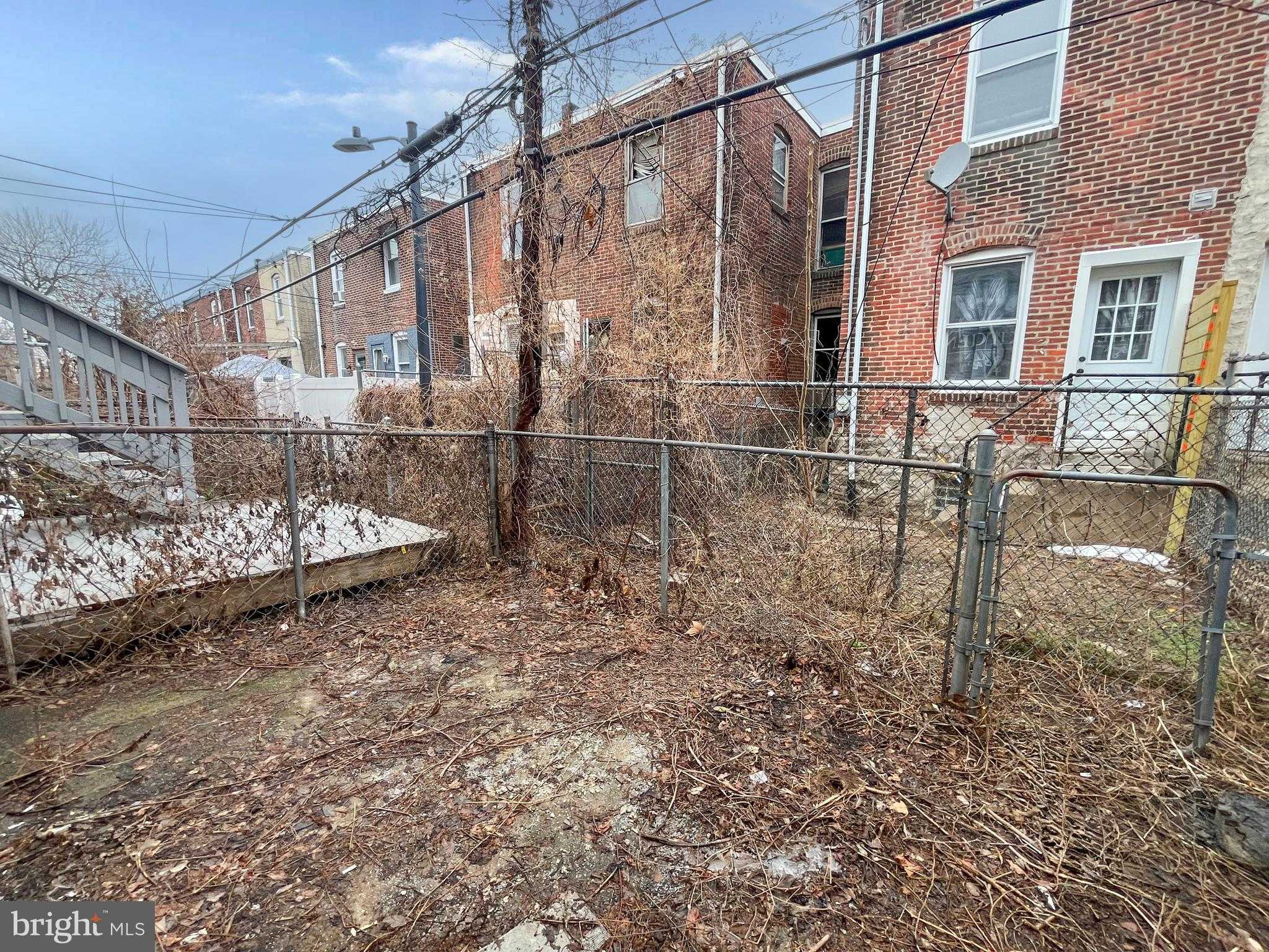 231 W Albanus St photo 5