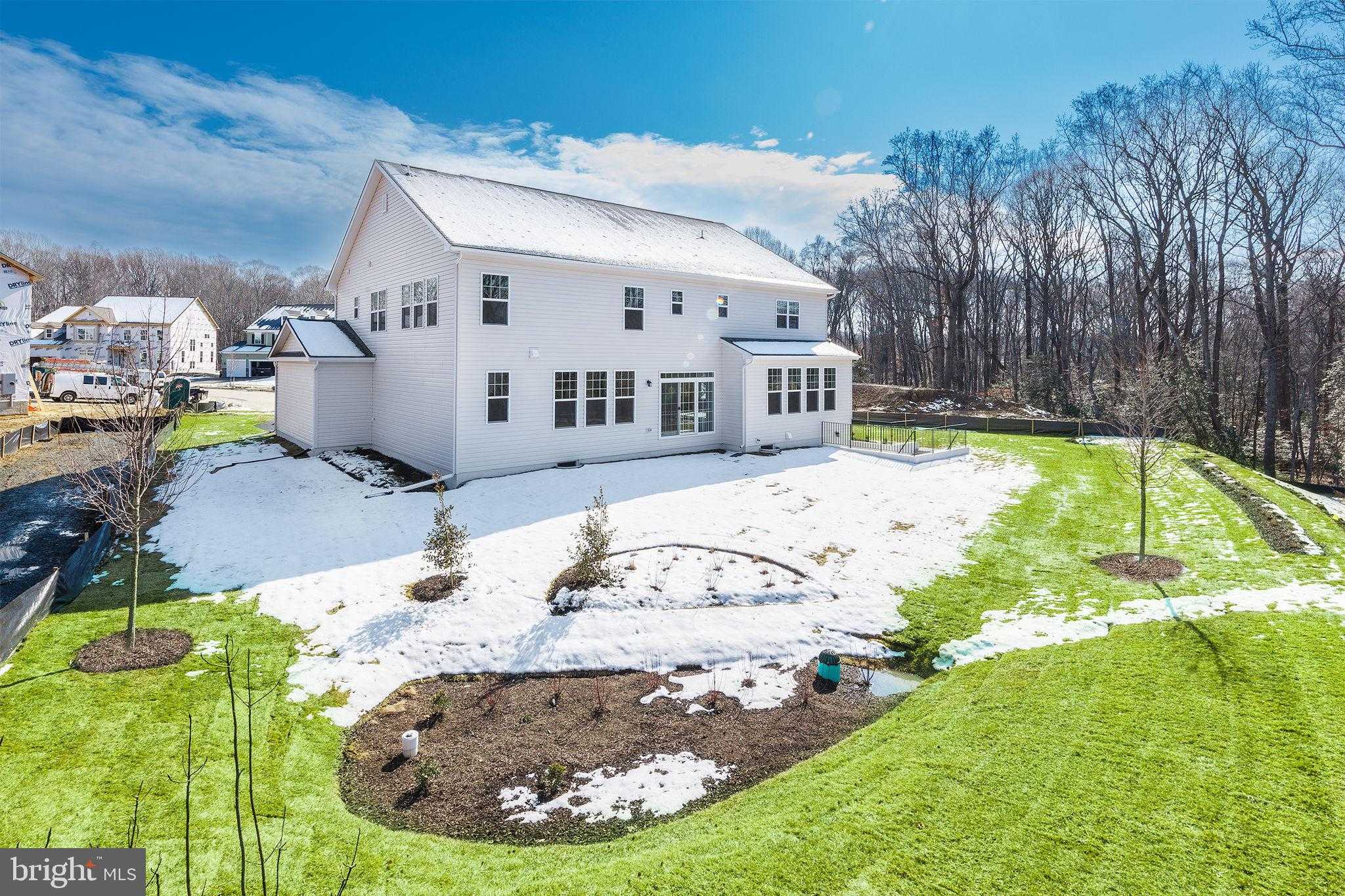 15719 Henrietta Dr photo 4