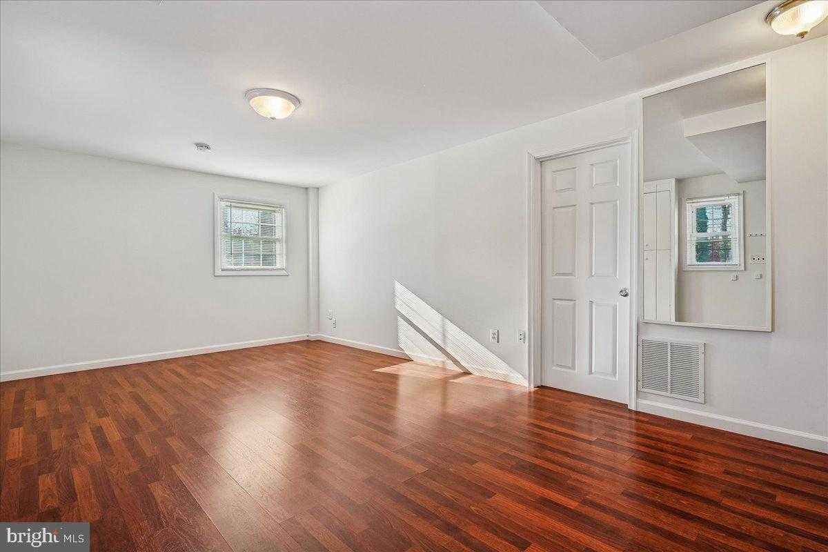 7039 Calamo St photo 40