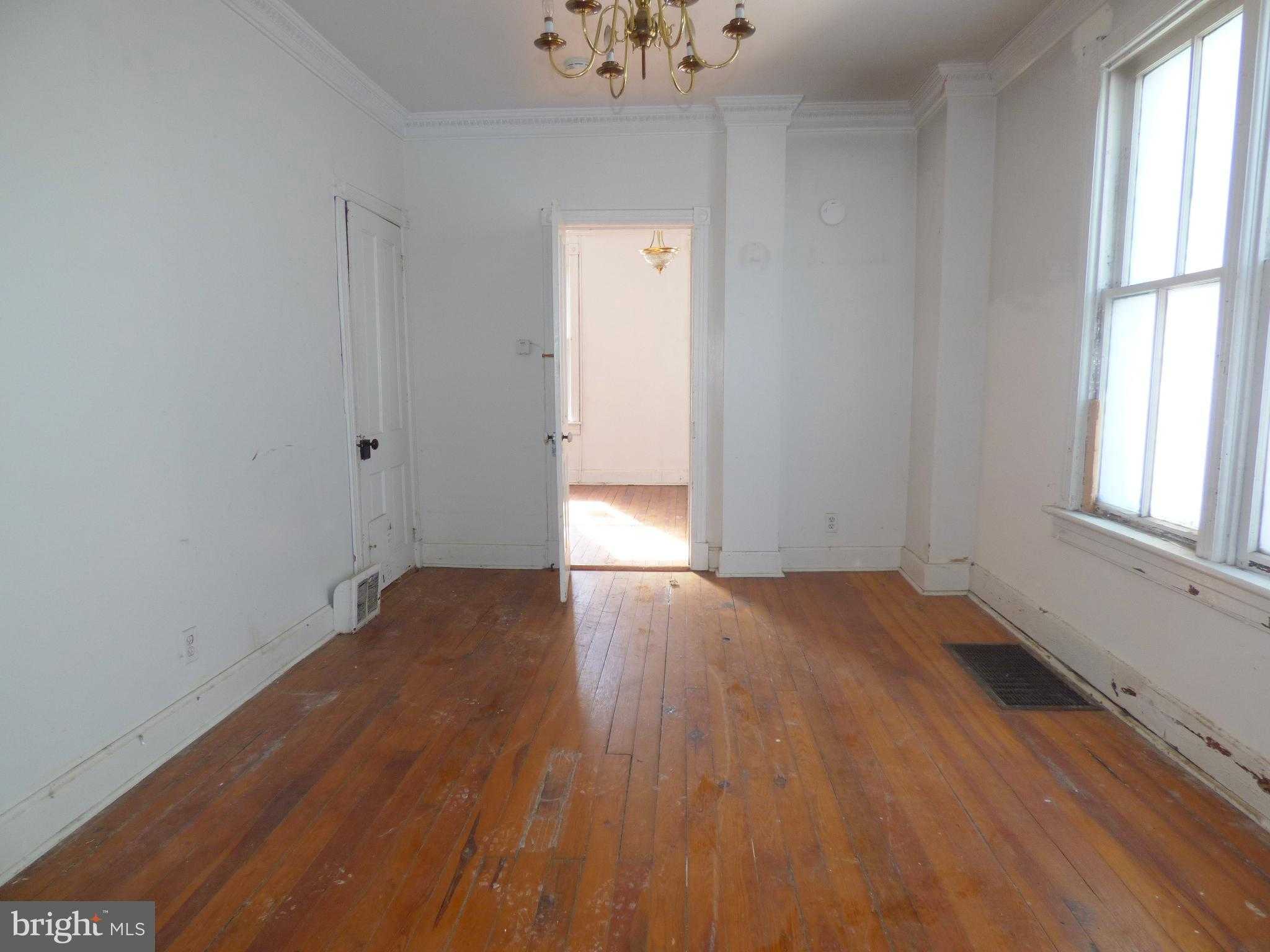 520 W Church St photo 5