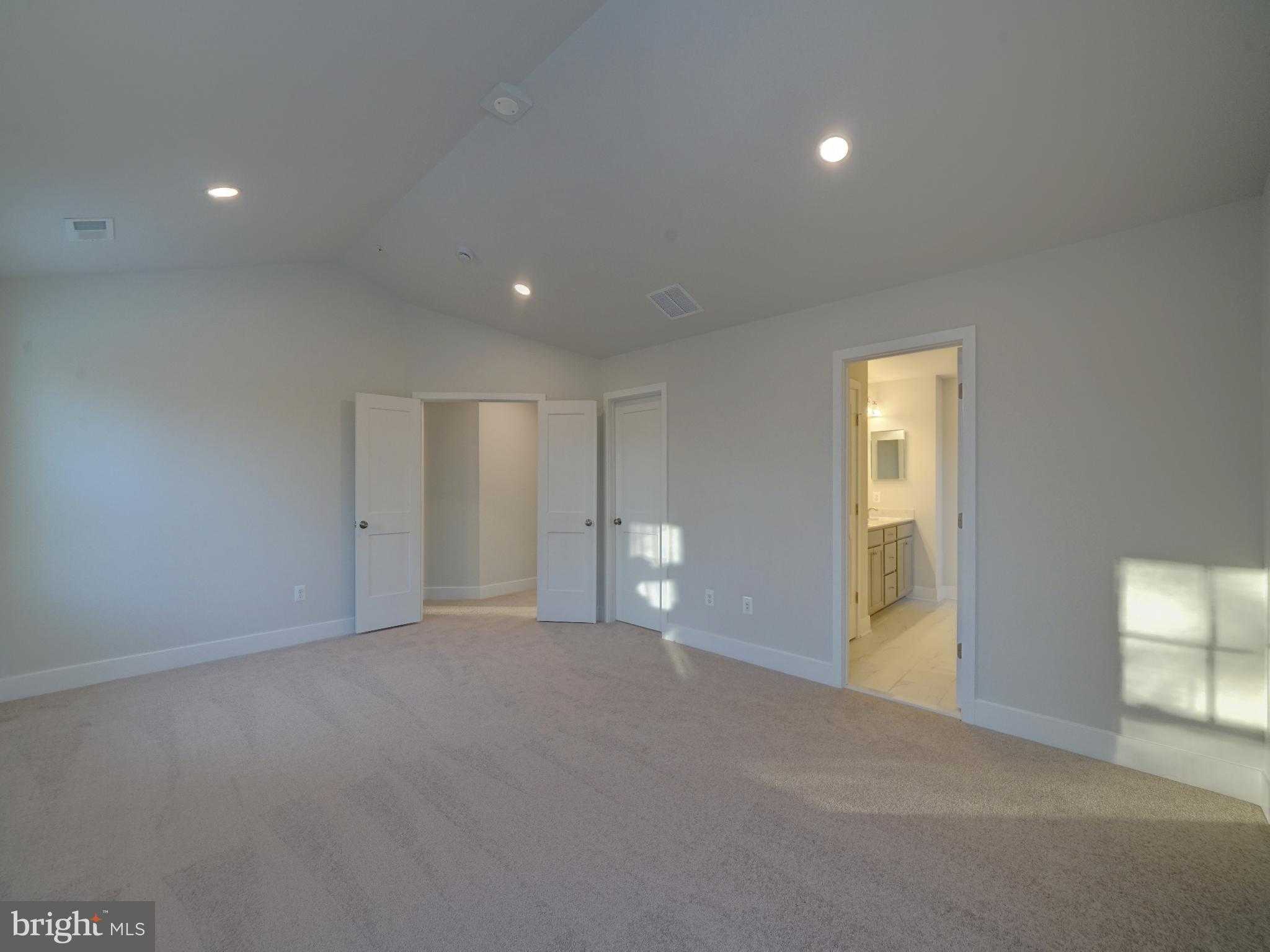 9425 Fairview Ave photo 98