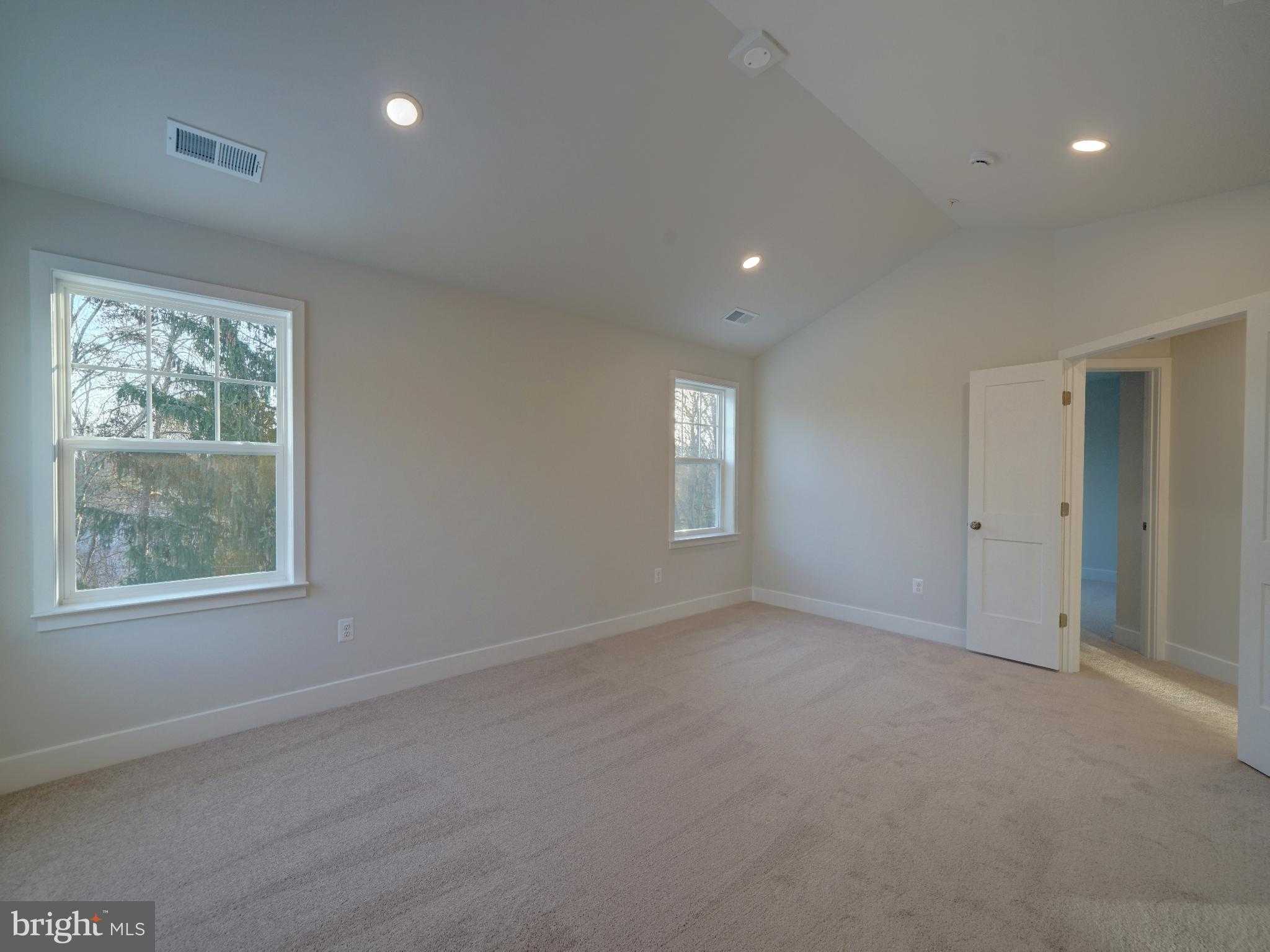 9425 Fairview Ave photo 99