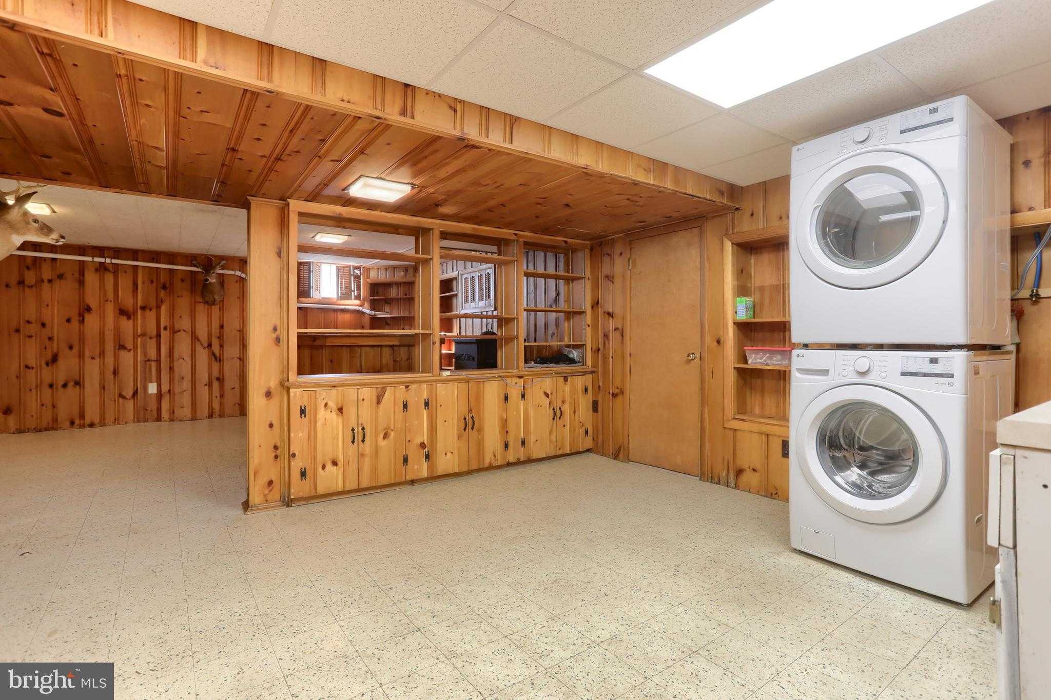 34 Carolyn St photo 20