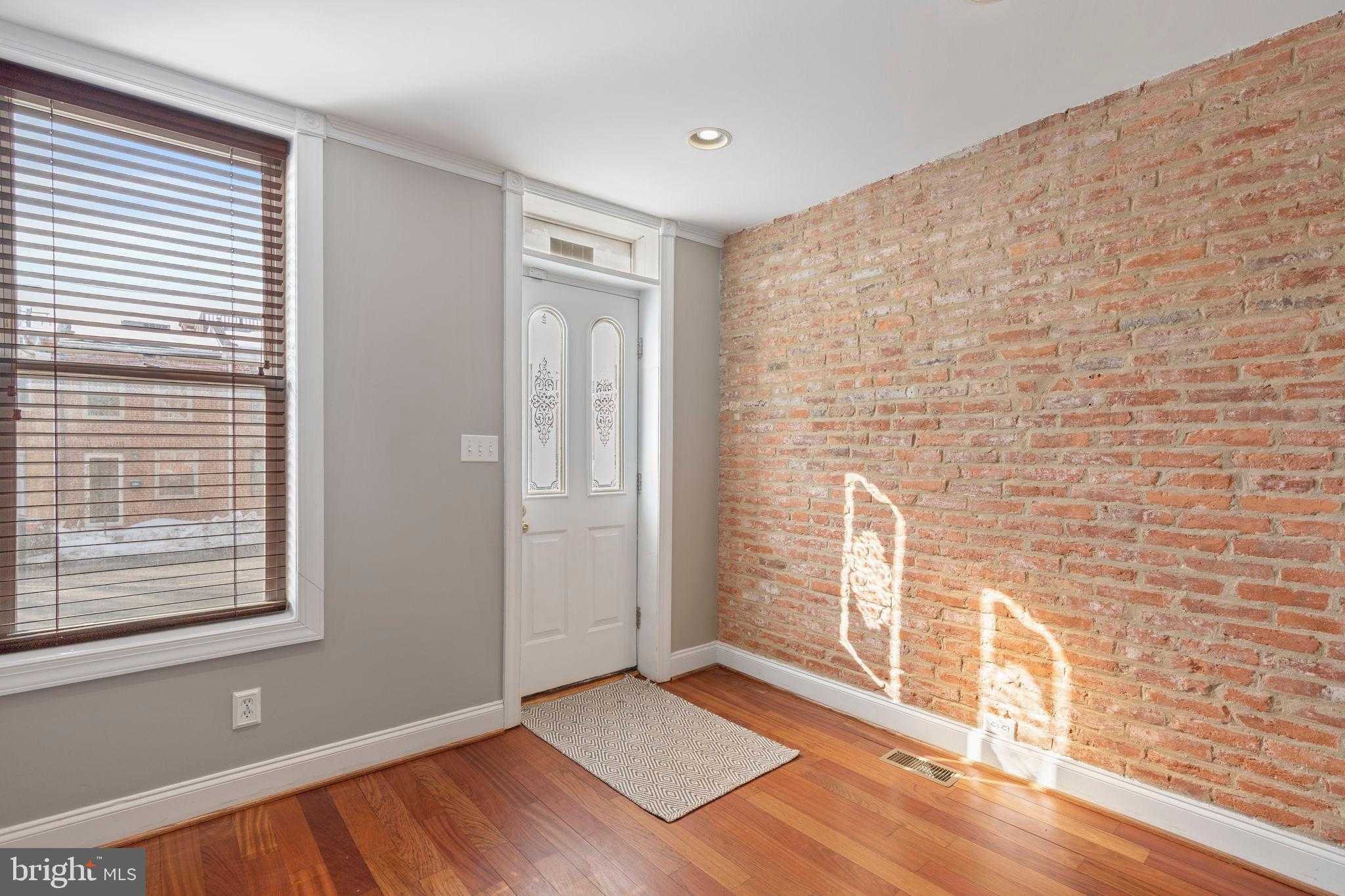 2428 Fleet St photo 5