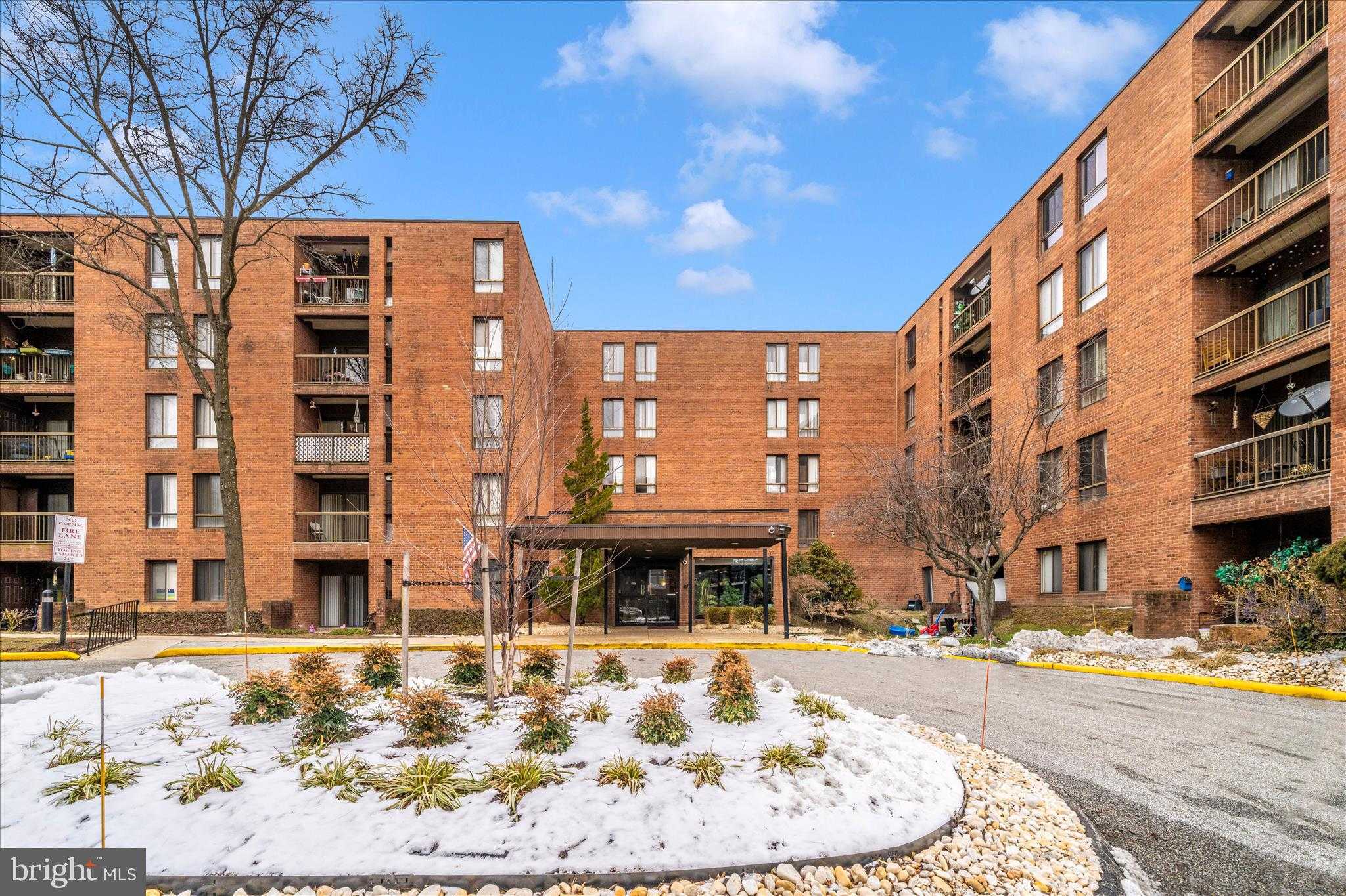 6711 Park Heights Ave Apt L1 photo 2