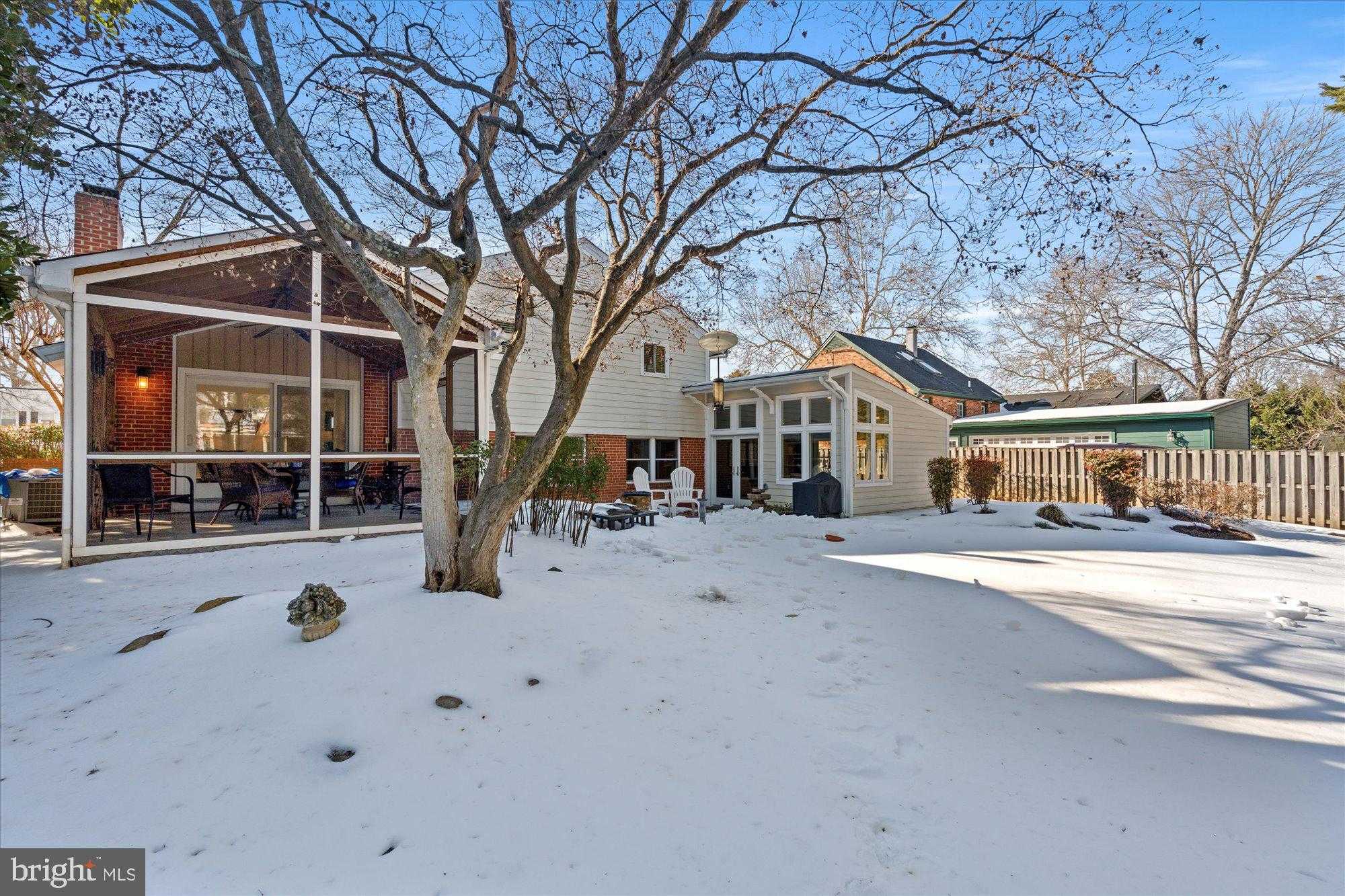 1024 Croton Dr photo 3