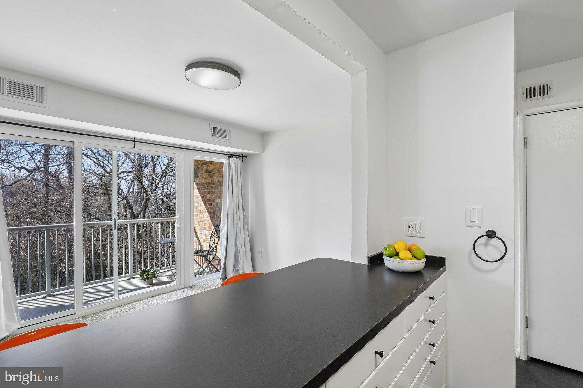 8000 Le Havre Pl Apt 13 photo 9