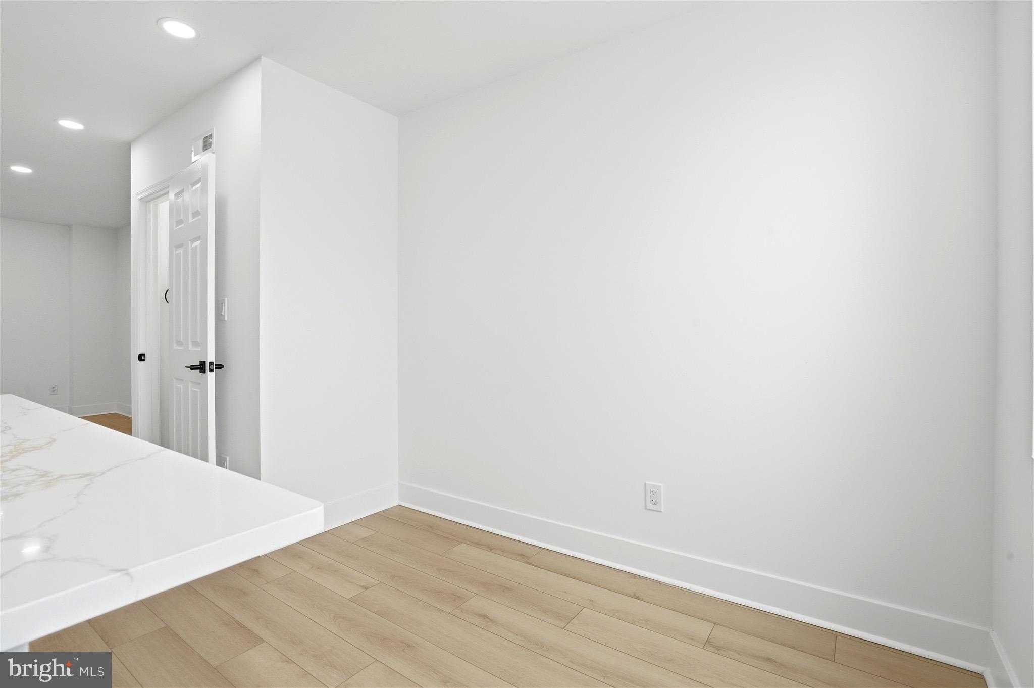 6621 N Uber St photo 31