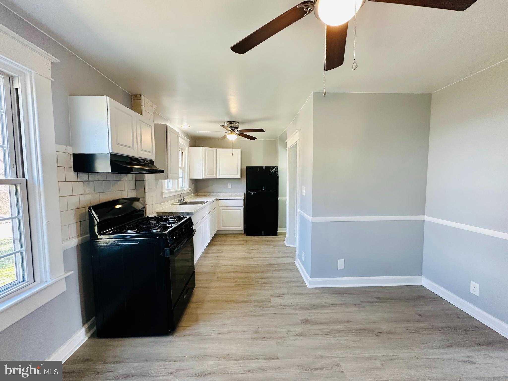 8633 Fowler Ave photo 9