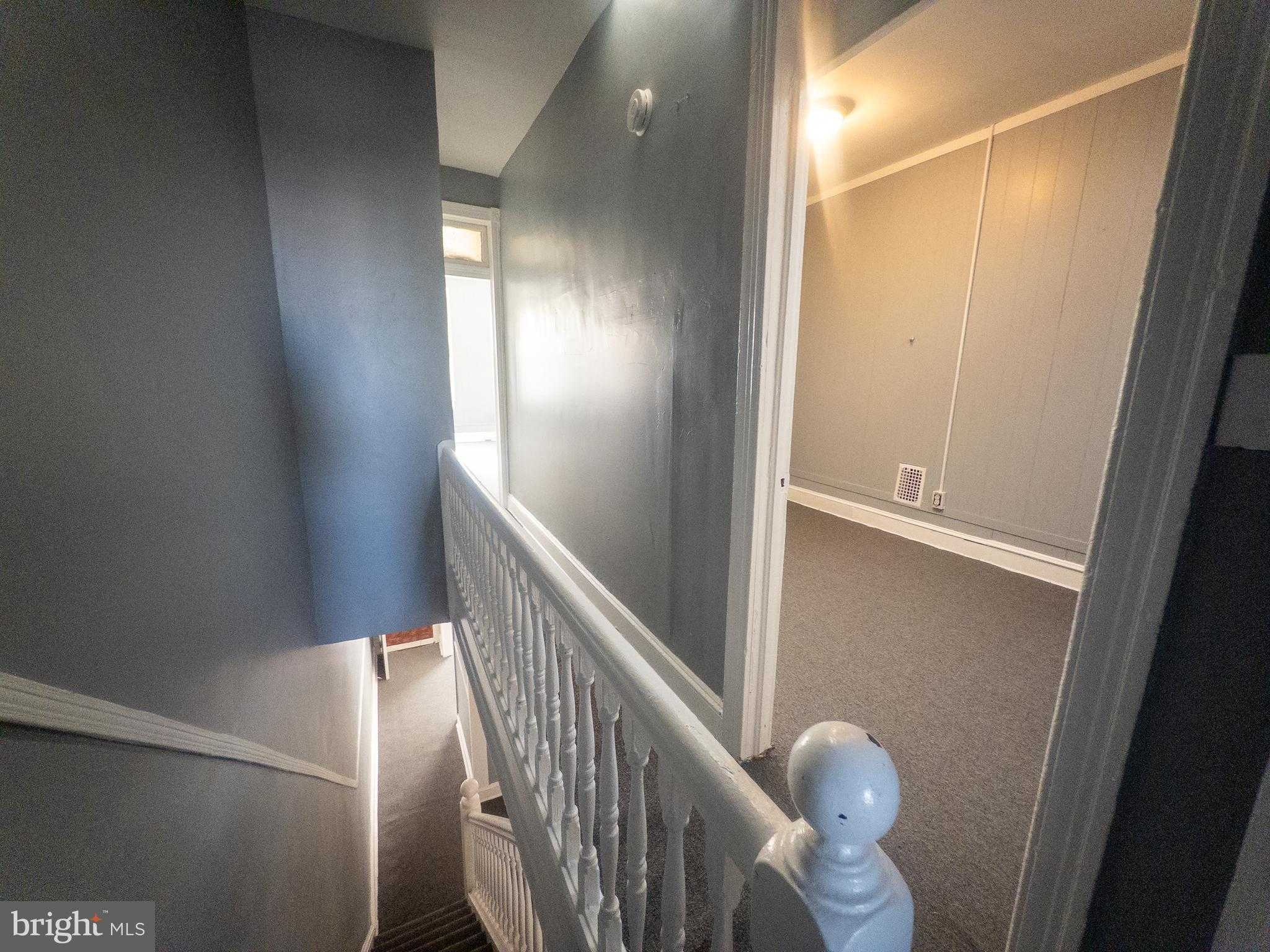 2122 W Lexington St photo 8