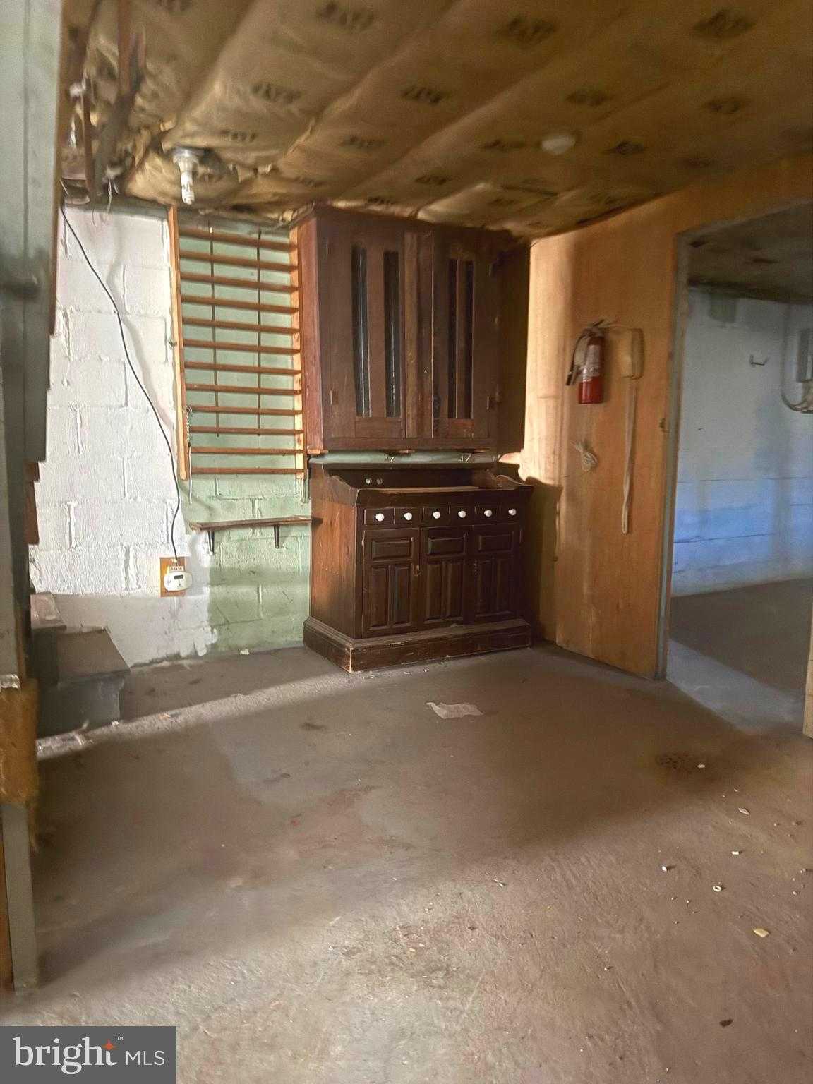 212 E Main St photo 24