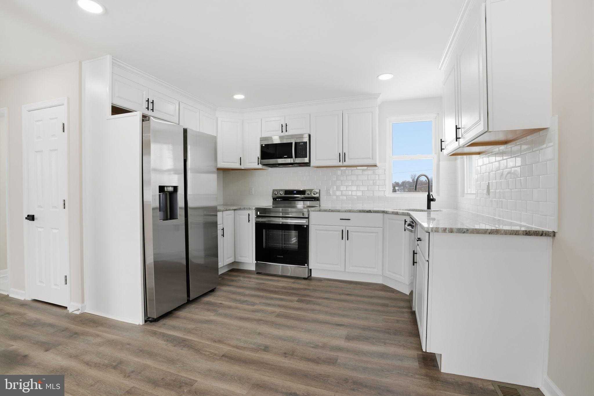 513 Smithfield Ave photo 9