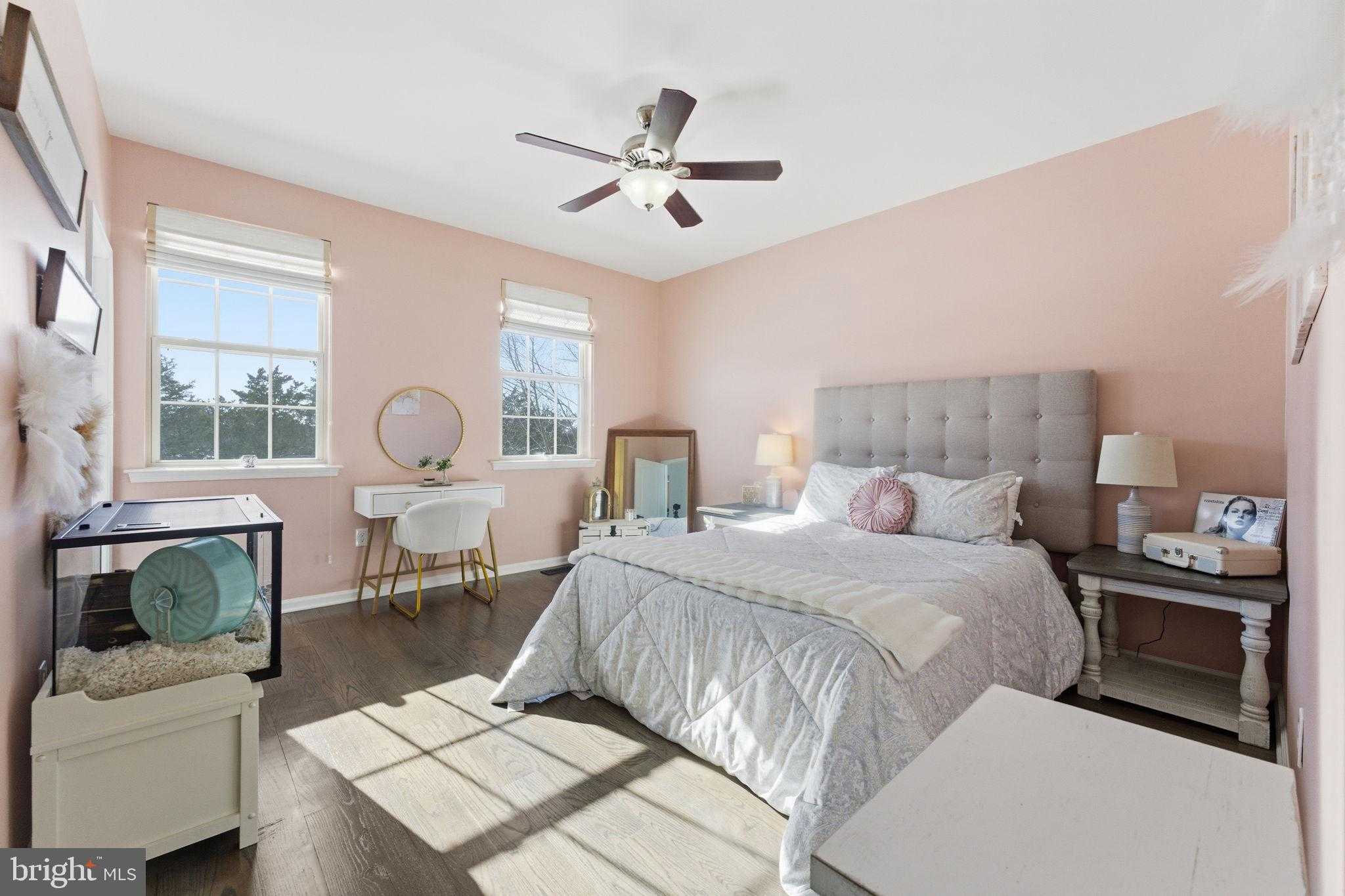 40 Edgewater Dr photo 43