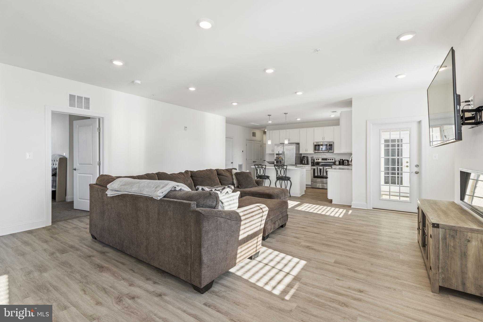 403 Bold Ruler CT Unit 208 photo 8