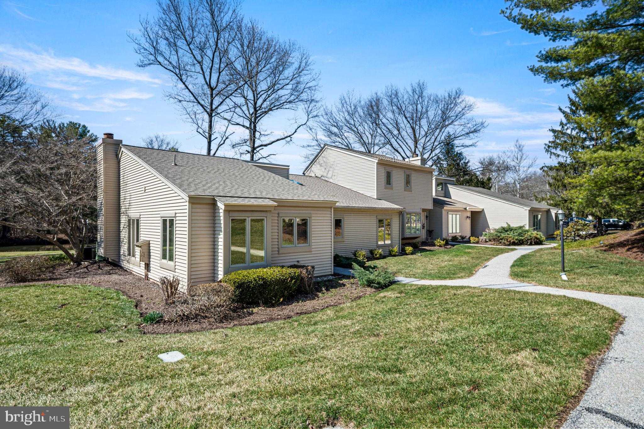 6 Hersheys Dr photo 2