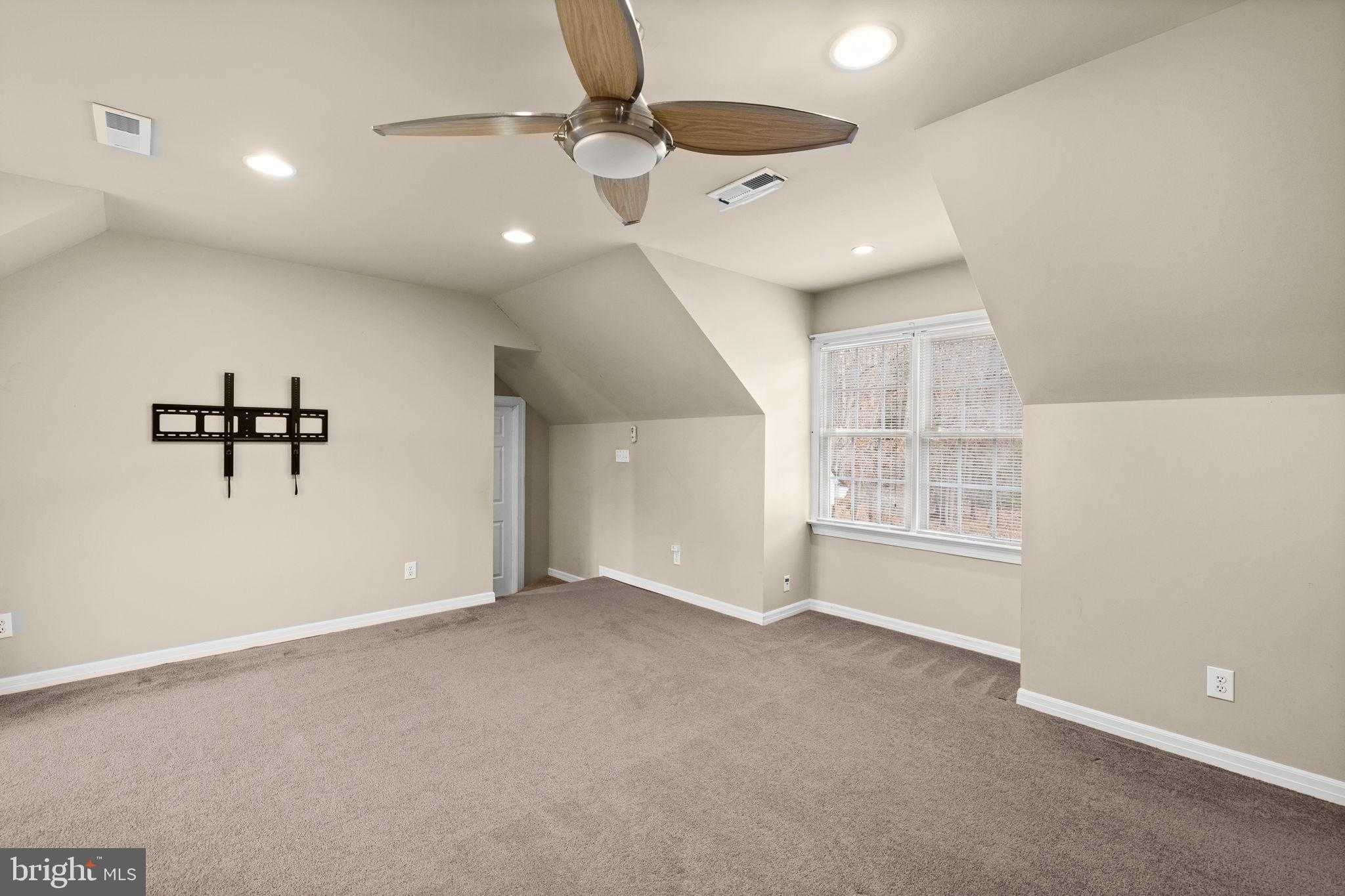 575 Tall Pines Dr photo 34