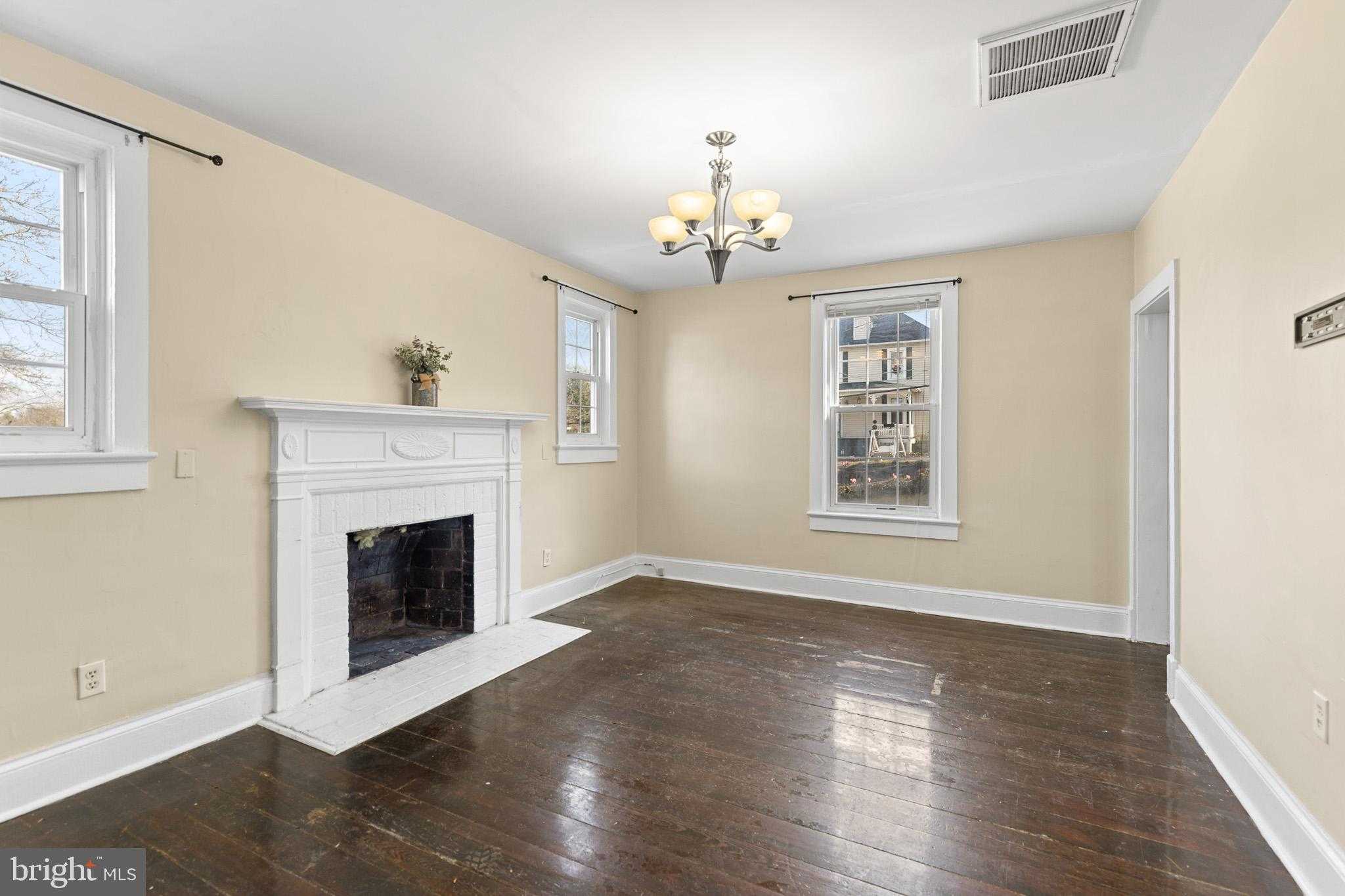 530 S Main St photo 7