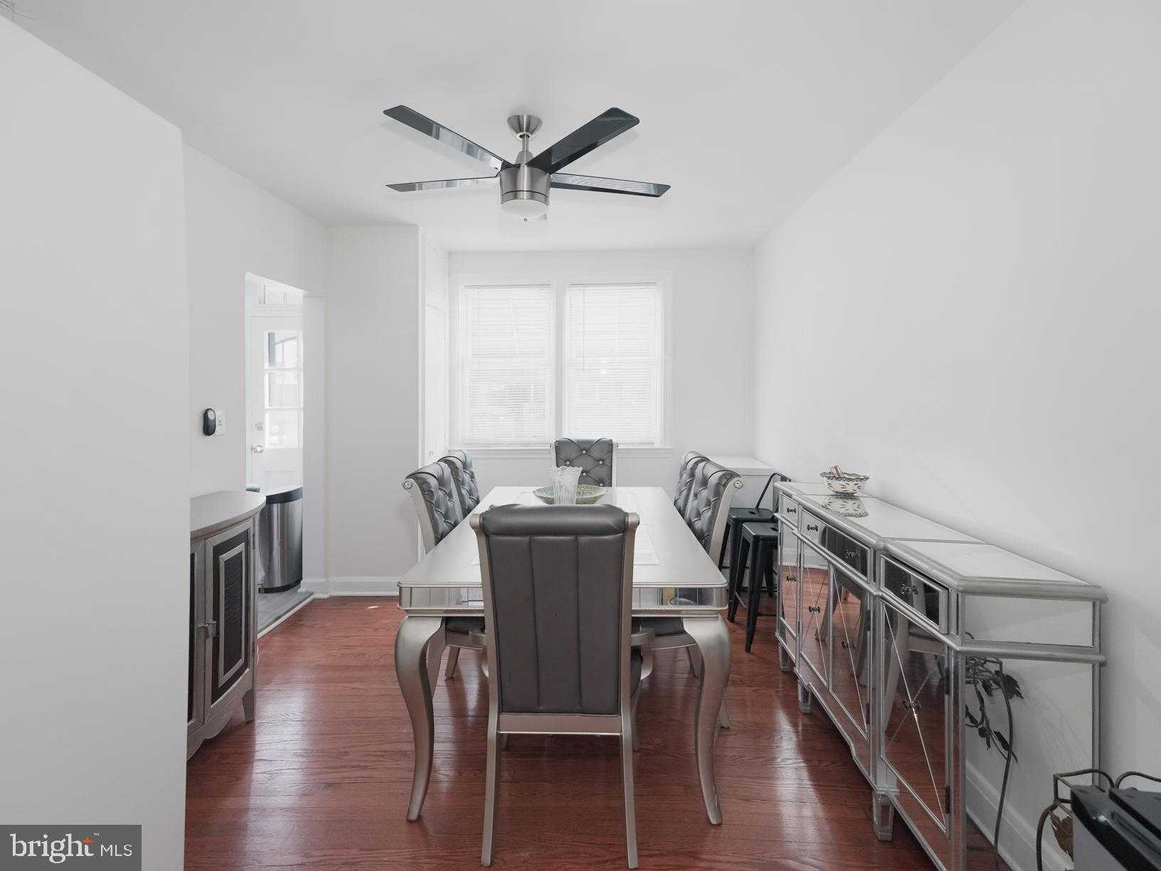 345 Martingale Ave photo 6